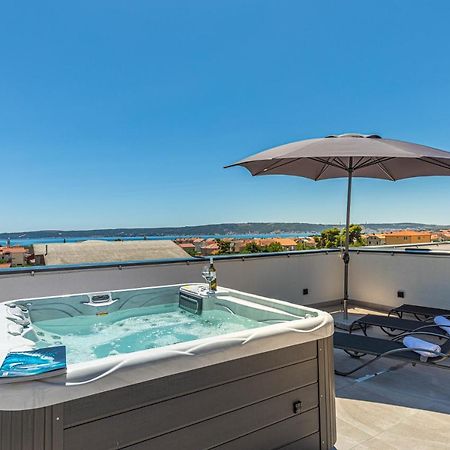 Rooftop New Castel 2023 Каштела Экстерьер фото