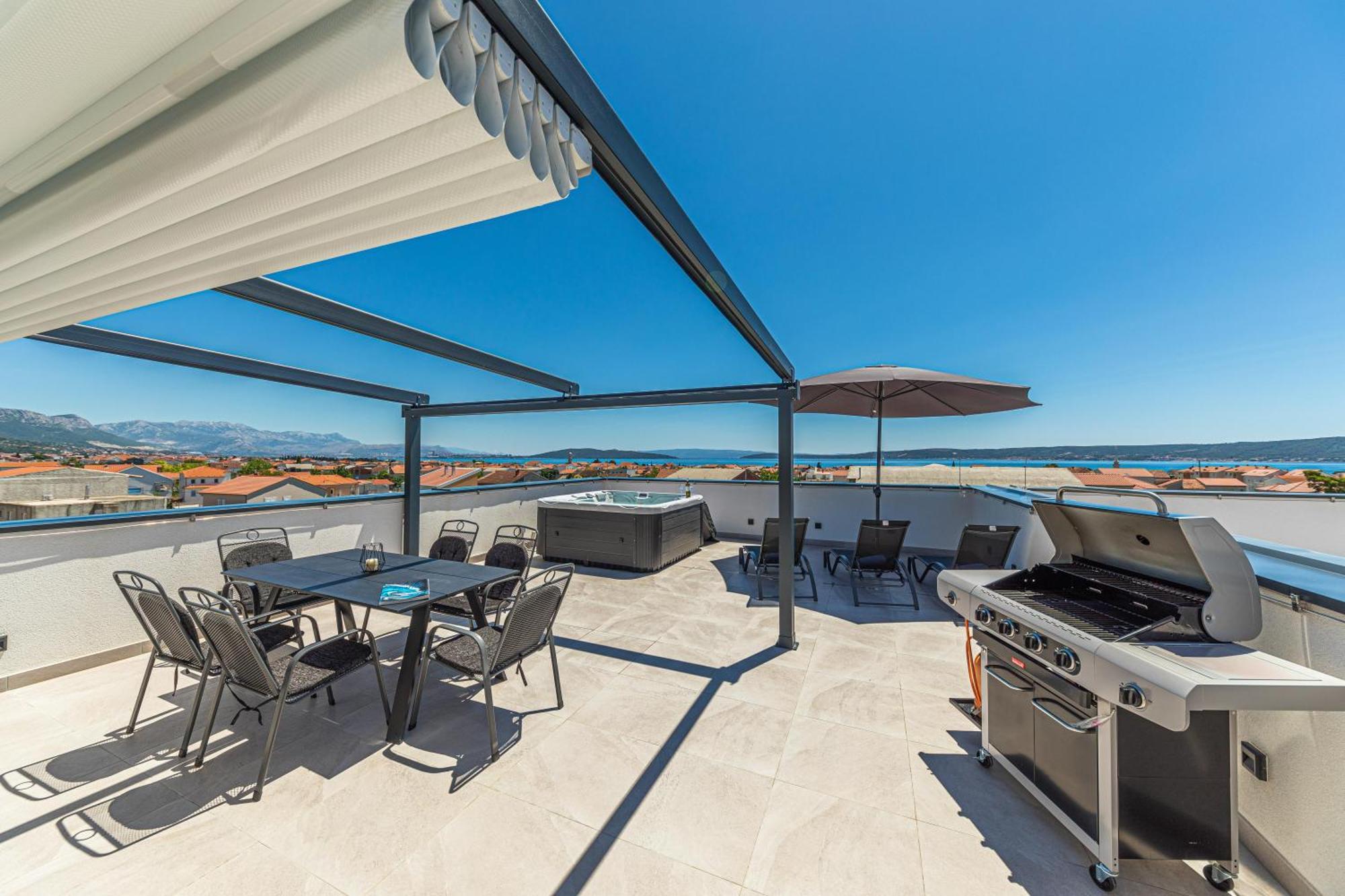 Rooftop New Castel 2023 Каштела Экстерьер фото