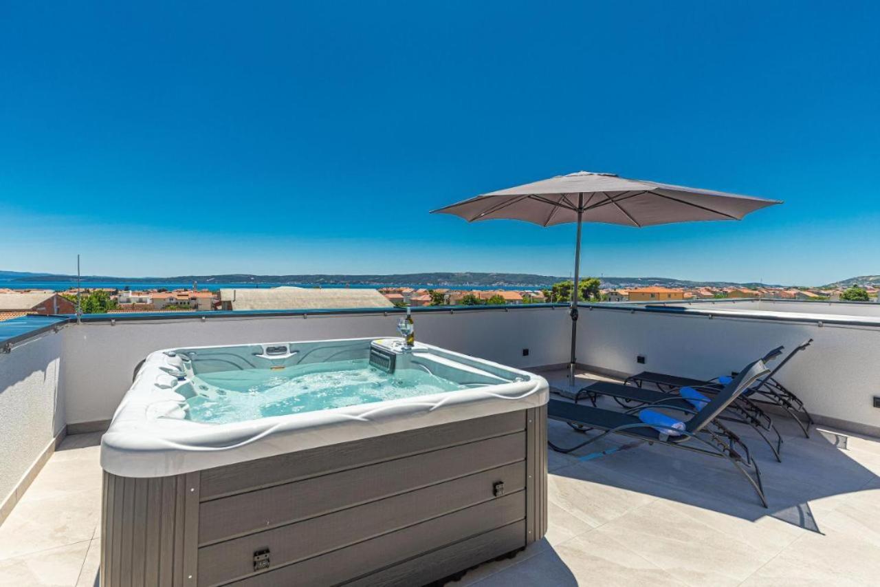 Rooftop New Castel 2023 Каштела Экстерьер фото